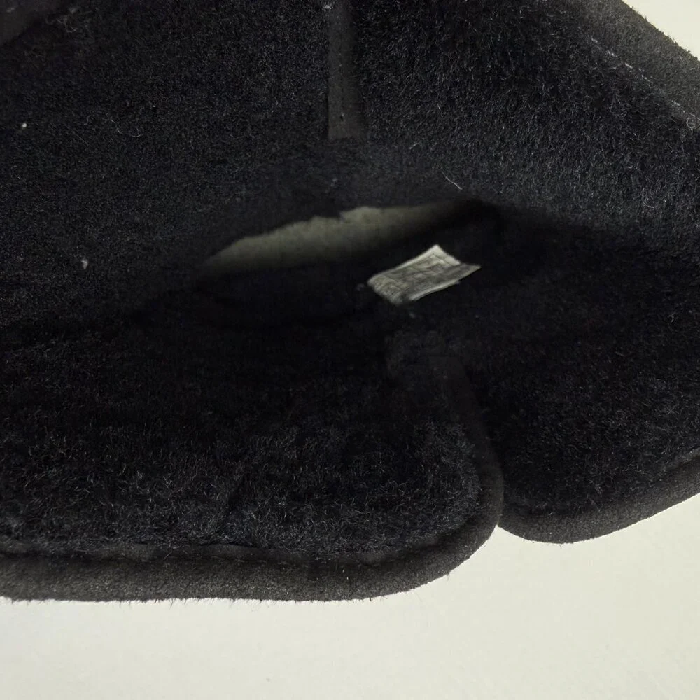 EUC UGG Alexey II Black Suede Kids Boots S/N 1017299K